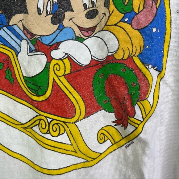 Vintage Disney Mickey Mouse & Friends Christmas Sleigh T Shirt White Size Medium - Picture 5 of 7